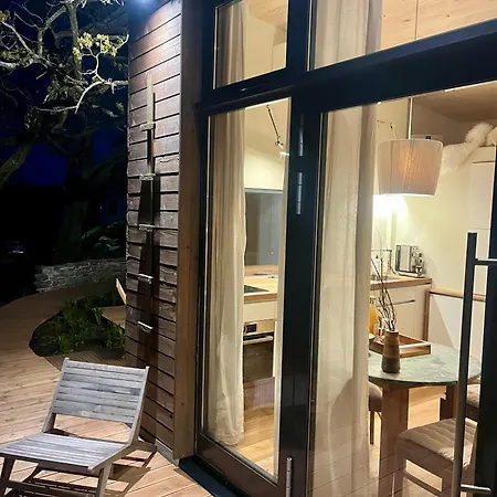 度假居 Tinyhouse Minimalus Iii Mit Whirlpool Im Gruenen