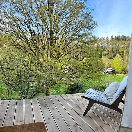 Casa vacanze Tinyhouse Minimalus Iii Mit Whirlpool Im Gruenen Dessighofen
