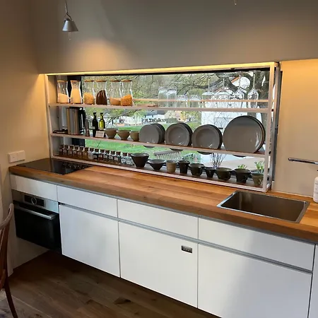 Casa vacanze Tinyhouse Minimalus Iii Mit Whirlpool Im Gruenen Dessighofen