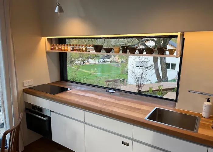 Tinyhouse Minimalus Iii Mit Whirlpool Im Gruenen Hébergement de vacances Dessighofen