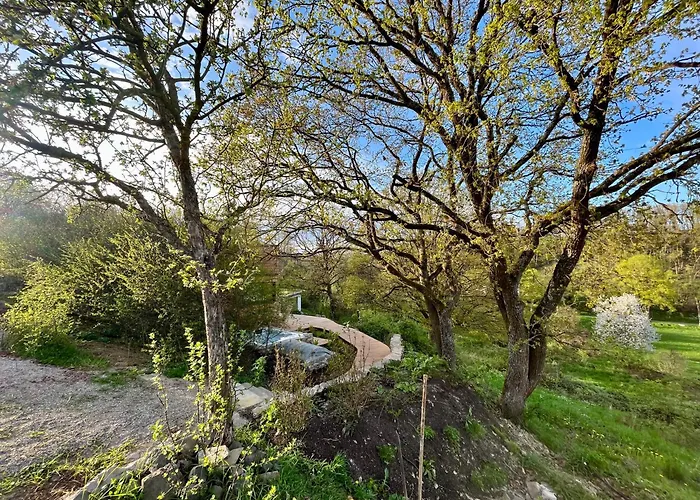 Tinyhouse Minimalus Iii Mit Whirlpool Im Gruenen